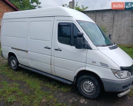 Белый Мерседес Sprinter, объемом двигателя 2.2 л и пробегом 660 тыс. км за 8650 $, фото 2 на Automoto.ua