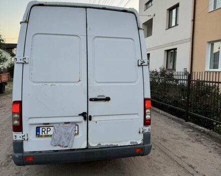 Белый Мерседес Sprinter, объемом двигателя 2.2 л и пробегом 325 тыс. км за 3800 $, фото 5 на Automoto.ua