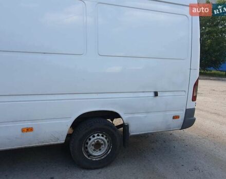 Белый Мерседес Sprinter, объемом двигателя 2.15 л и пробегом 275 тыс. км за 9999 $, фото 3 на Automoto.ua