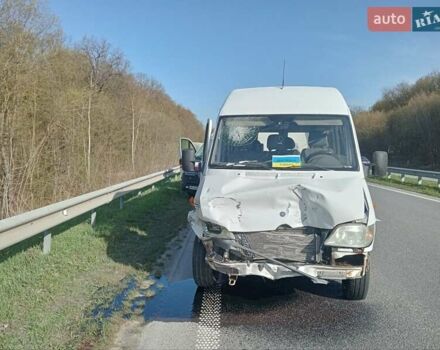 Білий Мерседес Sprinter, об'ємом двигуна 2.1 л та пробігом 430 тис. км за 5000 $, фото 2 на Automoto.ua