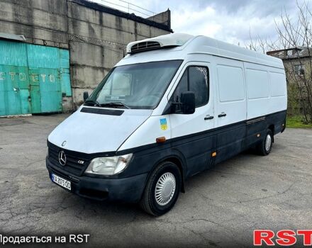 Белый Мерседес Sprinter, объемом двигателя 2.2 л и пробегом 421 тыс. км за 8900 $, фото 2 на Automoto.ua