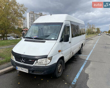 Белый Мерседес Sprinter, объемом двигателя 2.69 л и пробегом 550 тыс. км за 5800 $, фото 2 на Automoto.ua