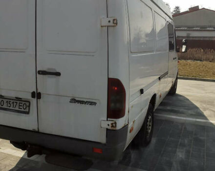 Белый Мерседес Sprinter, объемом двигателя 2.2 л и пробегом 513 тыс. км за 5350 $, фото 3 на Automoto.ua