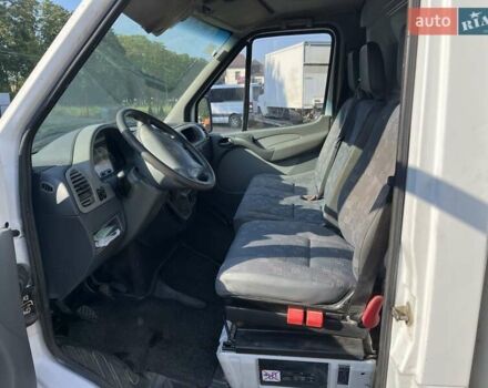 Белый Мерседес Sprinter, объемом двигателя 2.2 л и пробегом 315 тыс. км за 12900 $, фото 5 на Automoto.ua