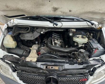 Белый Мерседес Sprinter, объемом двигателя 2.2 л и пробегом 450 тыс. км за 3200 $, фото 2 на Automoto.ua