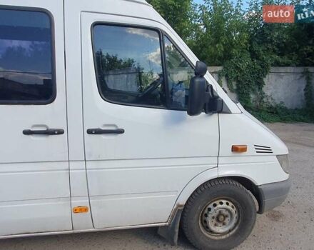 Белый Мерседес Sprinter, объемом двигателя 2.15 л и пробегом 275 тыс. км за 9999 $, фото 6 на Automoto.ua