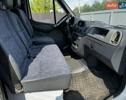 Белый Мерседес Sprinter, объемом двигателя 2.15 л и пробегом 458 тыс. км за 6300 $, фото 7 на Automoto.ua