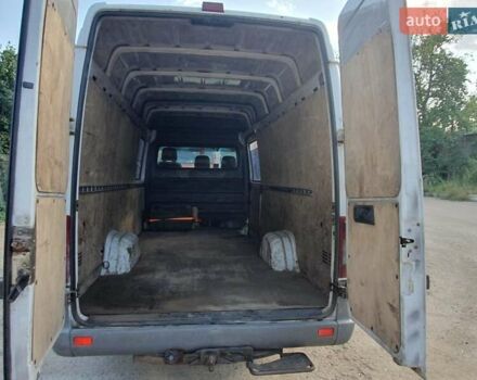 Белый Мерседес Sprinter, объемом двигателя 2.15 л и пробегом 275 тыс. км за 9999 $, фото 5 на Automoto.ua