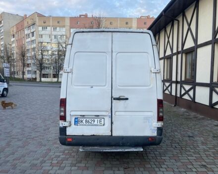 Белый Мерседес Sprinter, объемом двигателя 0.21 л и пробегом 210 тыс. км за 6500 $, фото 3 на Automoto.ua