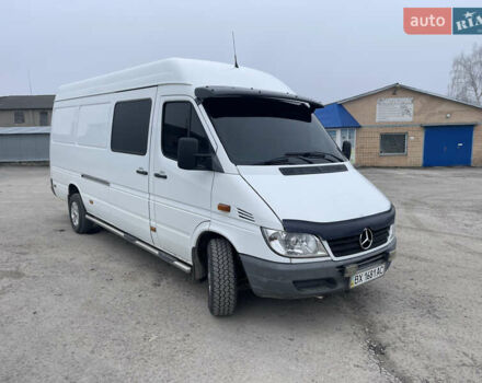 Белый Мерседес Sprinter, объемом двигателя 2.15 л и пробегом 498 тыс. км за 10700 $, фото 1 на Automoto.ua