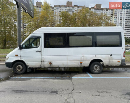 Белый Мерседес Sprinter, объемом двигателя 2.69 л и пробегом 550 тыс. км за 5800 $, фото 3 на Automoto.ua