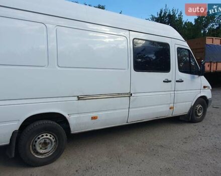 Белый Мерседес Sprinter, объемом двигателя 2.15 л и пробегом 275 тыс. км за 9999 $, фото 1 на Automoto.ua