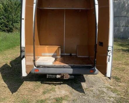 Белый Мерседес Sprinter, объемом двигателя 2.7 л и пробегом 220 тыс. км за 18000 $, фото 2 на Automoto.ua