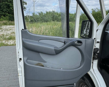 Белый Мерседес Sprinter, объемом двигателя 2.15 л и пробегом 682 тыс. км за 7300 $, фото 9 на Automoto.ua