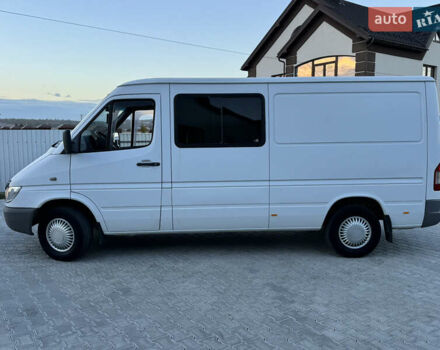 Белый Мерседес Sprinter, объемом двигателя 2.2 л и пробегом 341 тыс. км за 6900 $, фото 3 на Automoto.ua