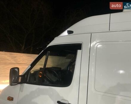 Белый Мерседес Sprinter, объемом двигателя 2.5 л и пробегом 214 тыс. км за 12000 $, фото 7 на Automoto.ua