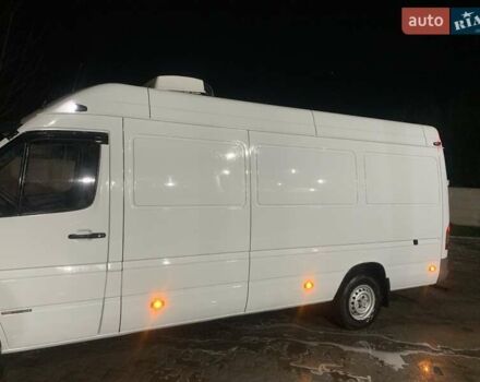 Белый Мерседес Sprinter, объемом двигателя 2.5 л и пробегом 214 тыс. км за 12000 $, фото 2 на Automoto.ua