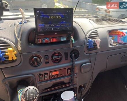 Белый Мерседес Sprinter, объемом двигателя 2.69 л и пробегом 625 тыс. км за 11999 $, фото 2 на Automoto.ua