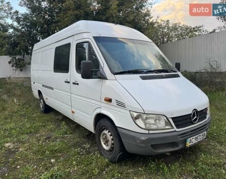 Белый Мерседес Sprinter, объемом двигателя 2.2 л и пробегом 388 тыс. км за 9700 $, фото 3 на Automoto.ua