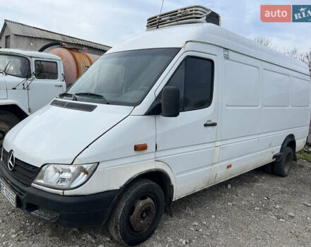 Белый Мерседес Sprinter, объемом двигателя 2.7 л и пробегом 470 тыс. км за 9000 $, фото 17 на Automoto.ua