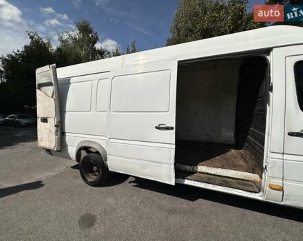 Белый Мерседес Sprinter, объемом двигателя 2.2 л и пробегом 832 тыс. км за 8200 $, фото 106 на Automoto.ua