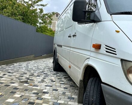 Белый Мерседес Sprinter, объемом двигателя 2.7 л и пробегом 418 тыс. км за 17000 $, фото 1 на Automoto.ua