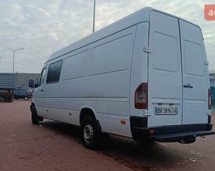 Белый Мерседес Sprinter, объемом двигателя 2.69 л и пробегом 630 тыс. км за 10000 $, фото 2 на Automoto.ua