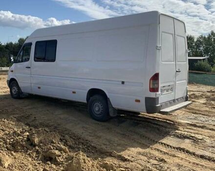 Белый Мерседес Sprinter, объемом двигателя 2.2 л и пробегом 700 тыс. км за 10500 $, фото 4 на Automoto.ua