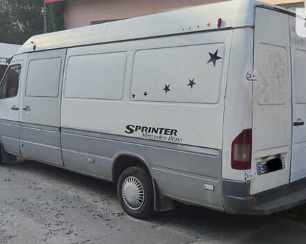Белый Мерседес Sprinter, объемом двигателя 2.2 л и пробегом 528 тыс. км за 5100 $, фото 1 на Automoto.ua