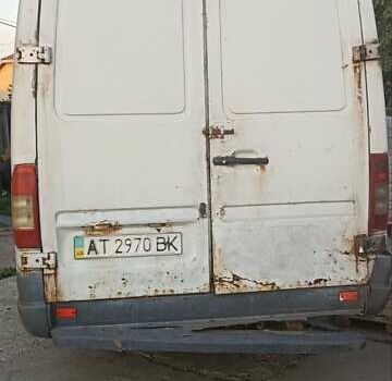 Белый Мерседес Sprinter, объемом двигателя 2.15 л и пробегом 488 тыс. км за 3400 $, фото 4 на Automoto.ua