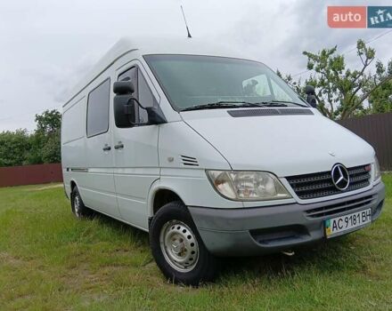 Белый Мерседес Sprinter, объемом двигателя 0 л и пробегом 665 тыс. км за 9704 $, фото 2 на Automoto.ua