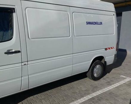 Белый Мерседес Sprinter, объемом двигателя 0 л и пробегом 375 тыс. км за 10000 $, фото 2 на Automoto.ua