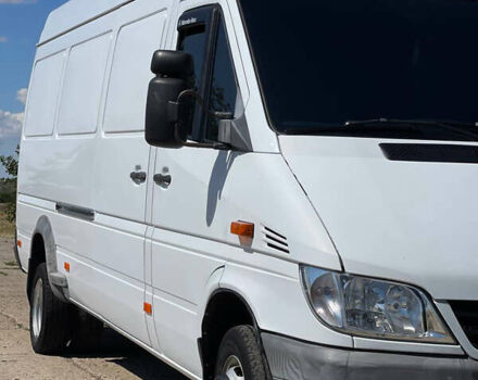 Белый Мерседес Sprinter, объемом двигателя 2.7 л и пробегом 596 тыс. км за 16500 $, фото 1 на Automoto.ua