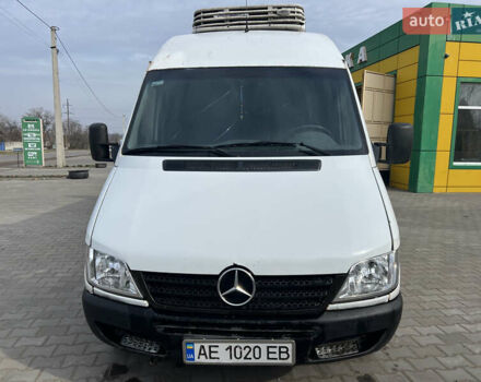 Белый Мерседес Sprinter, объемом двигателя 2.7 л и пробегом 470 тыс. км за 9000 $, фото 3 на Automoto.ua
