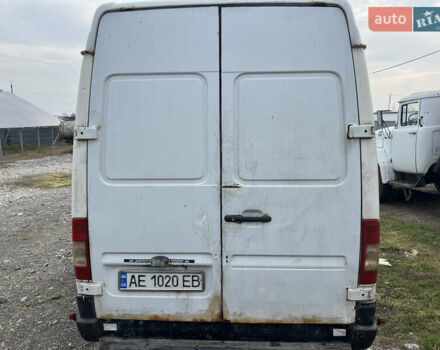 Белый Мерседес Sprinter, объемом двигателя 2.7 л и пробегом 470 тыс. км за 9000 $, фото 2 на Automoto.ua