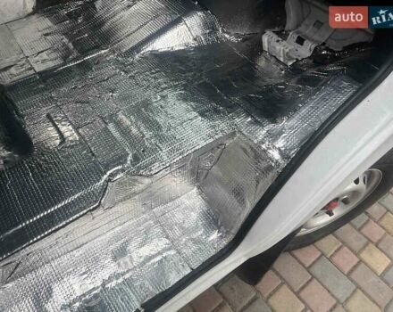 Белый Мерседес Sprinter, объемом двигателя 2.5 л и пробегом 214 тыс. км за 12000 $, фото 17 на Automoto.ua