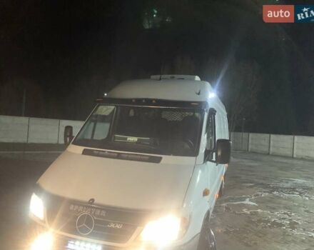 Белый Мерседес Sprinter, объемом двигателя 2.5 л и пробегом 214 тыс. км за 12000 $, фото 3 на Automoto.ua