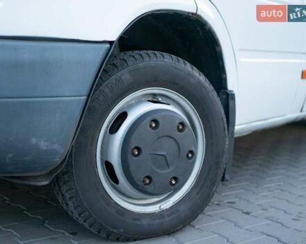 Белый Мерседес Sprinter, объемом двигателя 2.2 л и пробегом 490 тыс. км за 12500 $, фото 4 на Automoto.ua