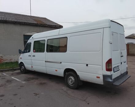 Белый Мерседес Sprinter, объемом двигателя 2.2 л и пробегом 320 тыс. км за 6200 $, фото 3 на Automoto.ua