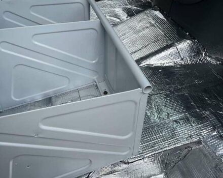 Белый Мерседес Sprinter, объемом двигателя 2.5 л и пробегом 214 тыс. км за 12000 $, фото 19 на Automoto.ua