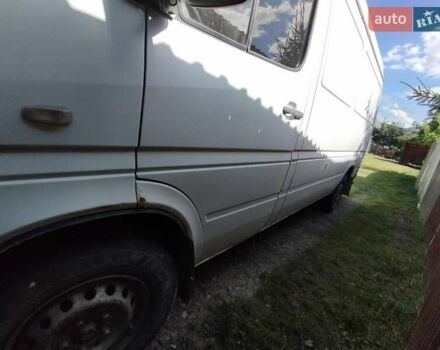 Белый Мерседес Sprinter, объемом двигателя 2.15 л и пробегом 495 тыс. км за 4300 $, фото 2 на Automoto.ua