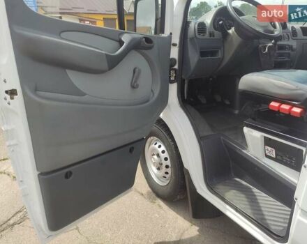 Белый Мерседес Sprinter, объемом двигателя 0 л и пробегом 298 тыс. км за 17500 $, фото 13 на Automoto.ua