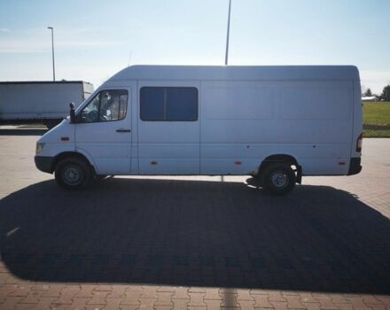 Белый Мерседес Sprinter, объемом двигателя 2.7 л и пробегом 350 тыс. км за 5810 $, фото 4 на Automoto.ua