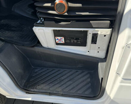 Белый Мерседес Sprinter, объемом двигателя 2.7 л и пробегом 450 тыс. км за 17000 $, фото 23 на Automoto.ua