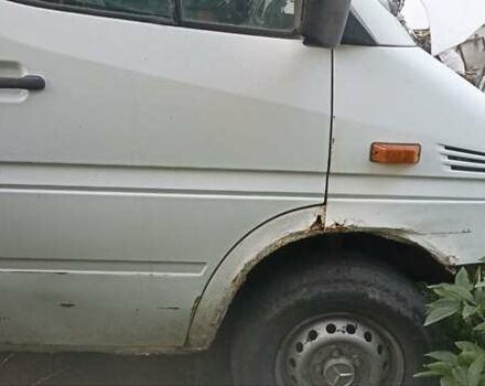 Белый Мерседес Sprinter, объемом двигателя 2.15 л и пробегом 488 тыс. км за 3400 $, фото 3 на Automoto.ua