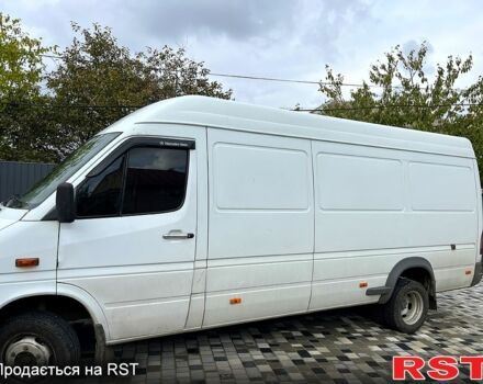 Белый Мерседес Sprinter, объемом двигателя 2.7 л и пробегом 418 тыс. км за 17000 $, фото 3 на Automoto.ua