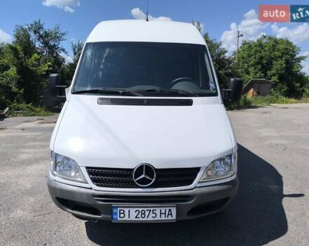 Белый Мерседес Sprinter, объемом двигателя 2.2 л и пробегом 637 тыс. км за 10000 $, фото 1 на Automoto.ua