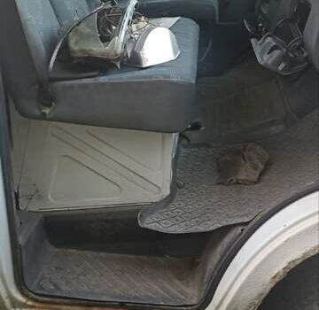 Белый Мерседес Sprinter, объемом двигателя 2.15 л и пробегом 488 тыс. км за 3400 $, фото 13 на Automoto.ua