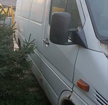 Белый Мерседес Sprinter, объемом двигателя 2.15 л и пробегом 488 тыс. км за 3400 $, фото 2 на Automoto.ua