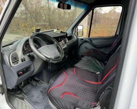 Белый Мерседес Sprinter, объемом двигателя 2.1 л и пробегом 300 тыс. км за 5600 $, фото 7 на Automoto.ua